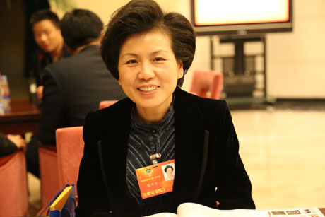 陈平平委员：加强人才队伍建设 改进人才培养机制