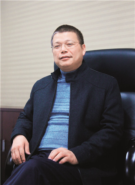 易洪斌.jpg
