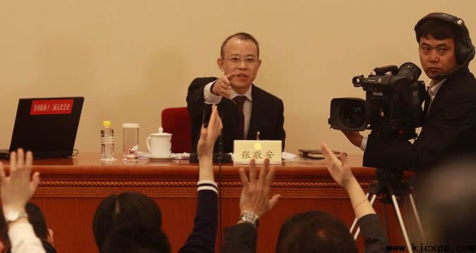 政协首场新闻发布会举行，中国进入“两会时间”