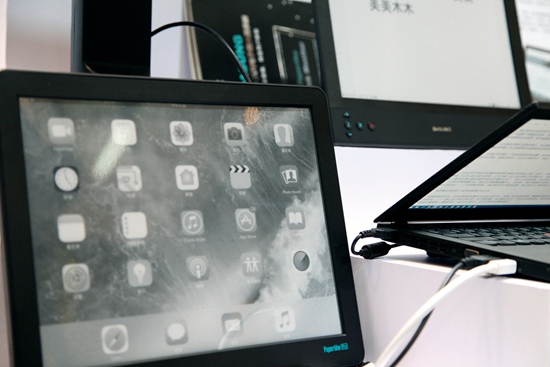 电子墨水显示器连接iPad.jpg