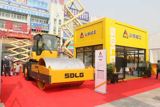 雄安工程机械展山东临工展台.jpg 雄安工程机械展山东临工展台.jpg