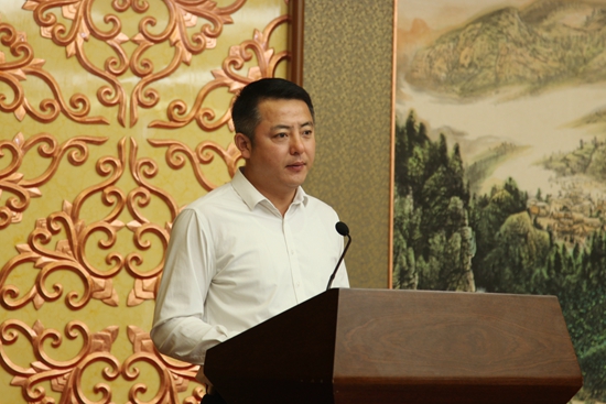 王锡鑫代表理事单位发言.jpg 王锡鑫代表理事单位发言.jpg