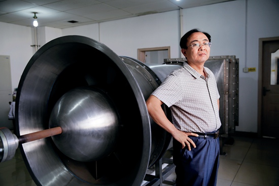 董治宝教授和他的风洞实验室.jpg