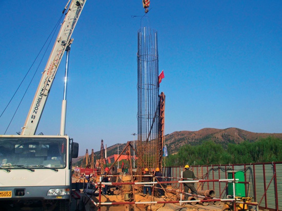 5.钢筋笼安装.jpg 5.钢筋笼安装.jpg