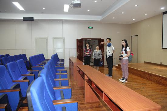 参观培训室IMG_6228_副本.jpg 参观培训室IMG_6228_副本.jpg