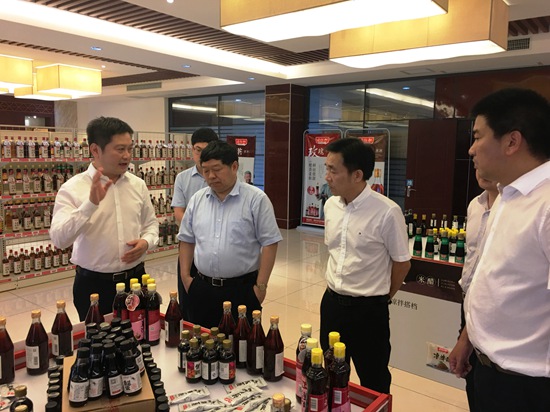 陈坚院士调研湖州老恒和酿造有限公司.jpg 陈坚院士调研湖州老恒和酿造有限公司.jpg