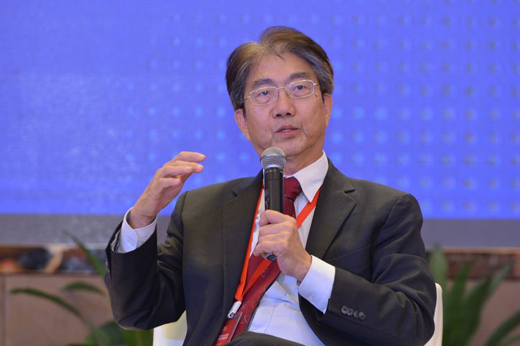 英国皇家工程院院士、香港科技大学讲座教授李行伟在对话会上.jpg 英国皇家工程院院士、香港科技大学讲座教授李行伟在对话会上.jpg