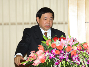 尹红风博士演示耶宝（YEBOL）智能搜索系统