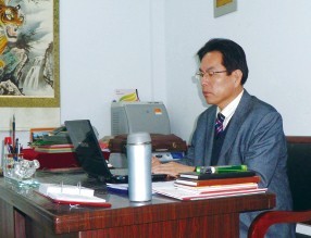 林治安副站长在工作