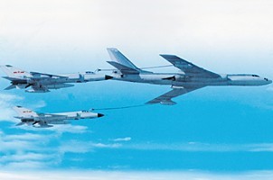 歼-8D空中加油