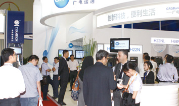 广电运通在2010中国国际展会上的展位，备受海内外参观者的关注