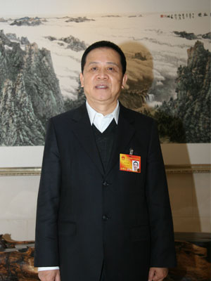 全国人大代表、峨眉山乐山大佛旅游集团总公司董事长马元祝