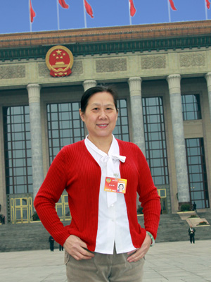 全国政协委员、郑州市政协副主席舒安娜