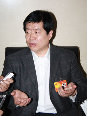 拥有唐钢,邯钢,宣钢,承钢,舞钢,燕山大酒店等11个控股或参股子公司