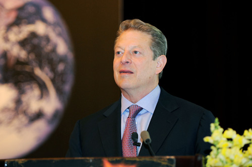 诺贝尔和平奖获得者、美国前副总统阿尔·戈尔致辞