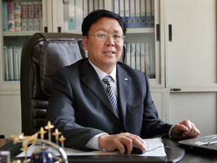 山东康泰实业有限公司董事长、总经理康炳元