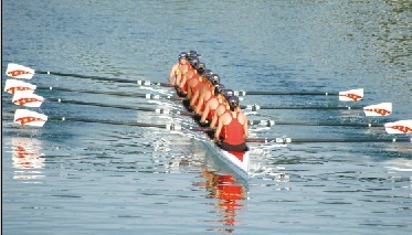亮相于北京奥运会上的“无敌”牌八人赛艇