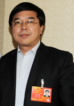 檀结庆代表：建议加快建设社会养老服务体系