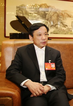 梁伟建：加强对农民工的职业技能培训