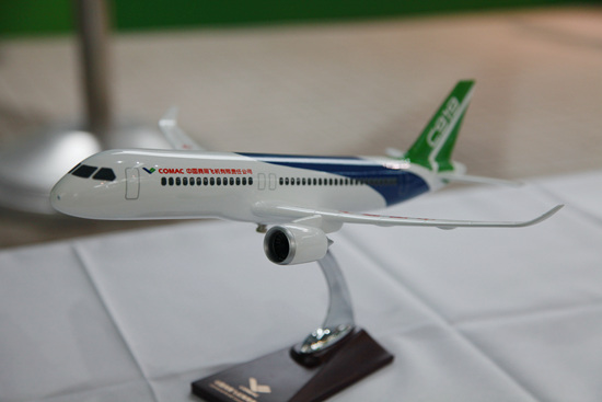 C919大型客机的航模展示.jpg
