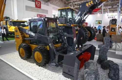 “灵动卫士”XC760K滑移装载机.jpg
