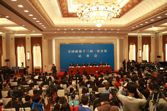 3.8政协会议制造业相关 .JPG