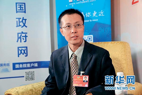 4-十二届政协三次会议接受媒体采访.jpg