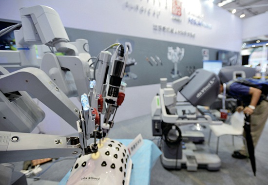 达芬奇手术机器人.jpg