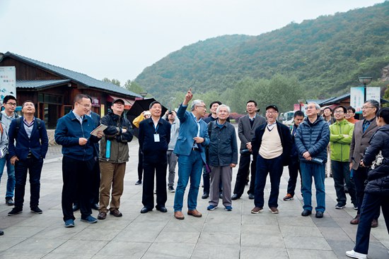 11位院士考察“金钉子”.jpg